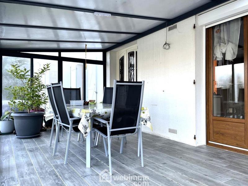 Maison - 280 m² - 10 pièces