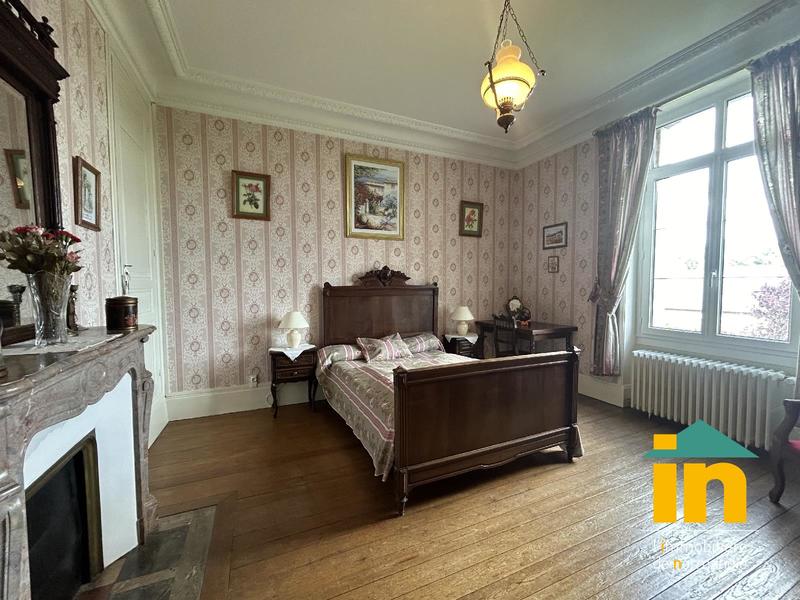 Demeure - 297 m² - 12 pièces