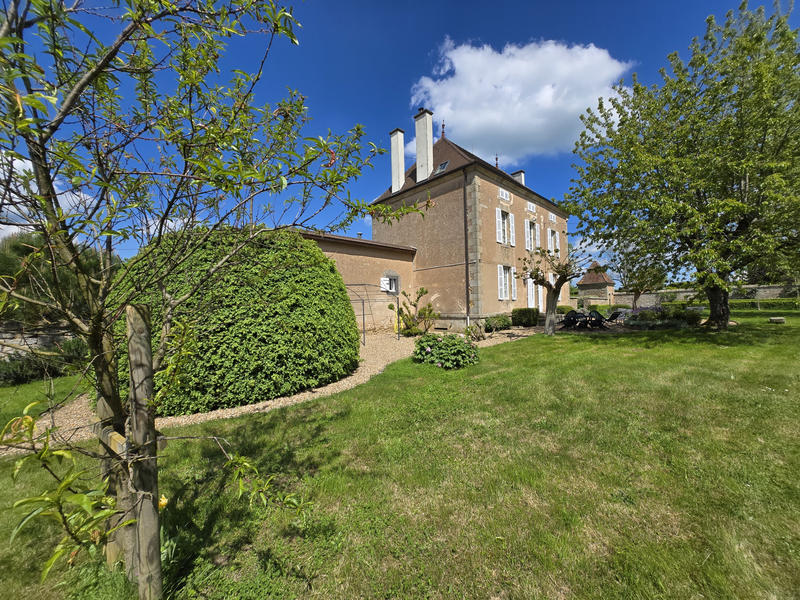 Maison - 274 m² - 11 pièces