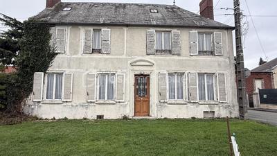 Maison - 890 m² - 8 pièces