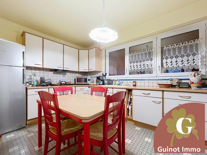 Maison - 188 m² - 8 pièces