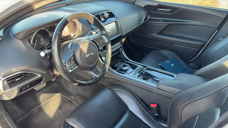 Jaguar Xe 2.0d 180 Bva8 R-Sport