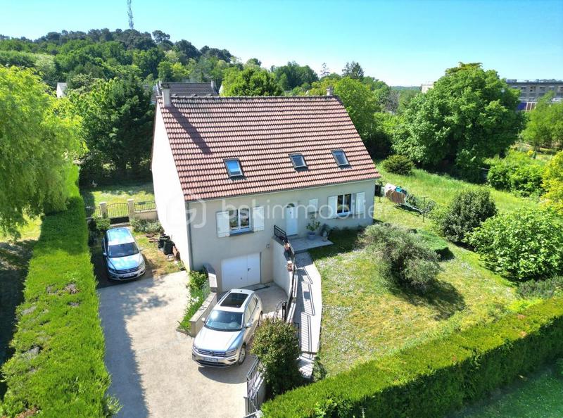 Maison - 140 m² - 6 pièces