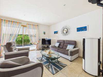 Maison - 215 m² - 8 pièces