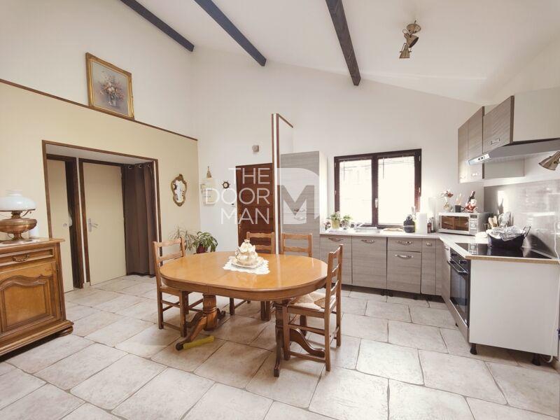 Maison - 200 m² - 8 pièces