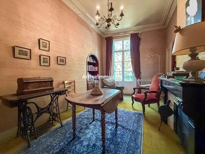 Appartement - 200 m² - 6 pièces