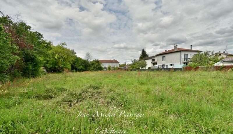 Terrain constructible - 1 095 m²