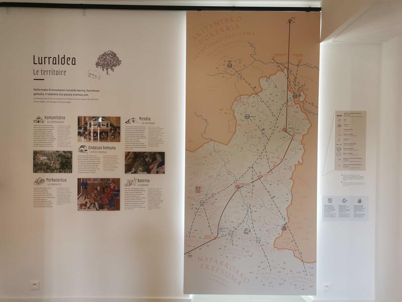 Visite du centre d'interprétation Mehaka sur la Basse Navarre en français.