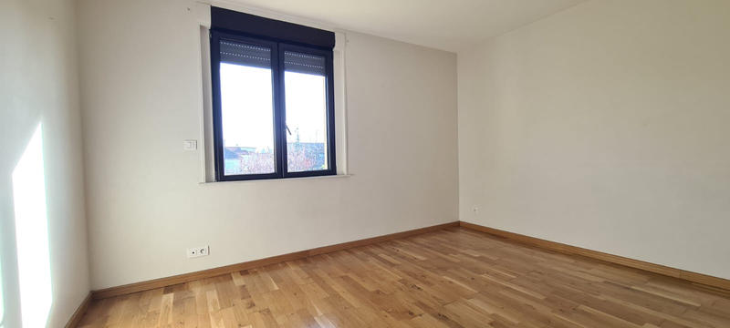 Maison - 175 m² - 9 pièces