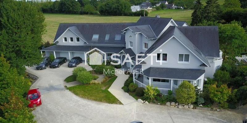 Villa - 463 m² - 9 pièces