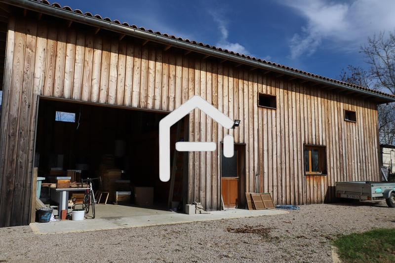 Maison - 239 m² - 7 pièces