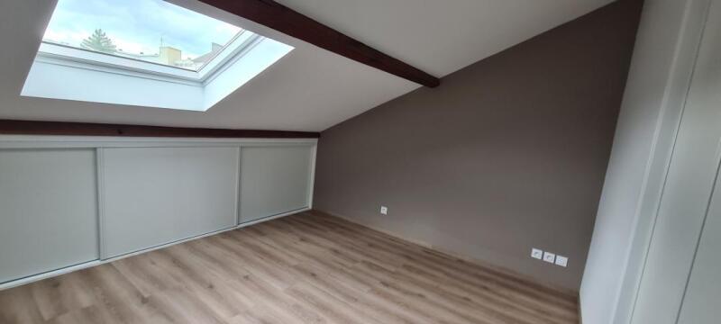 Maison - 160 m² - 1 pièce