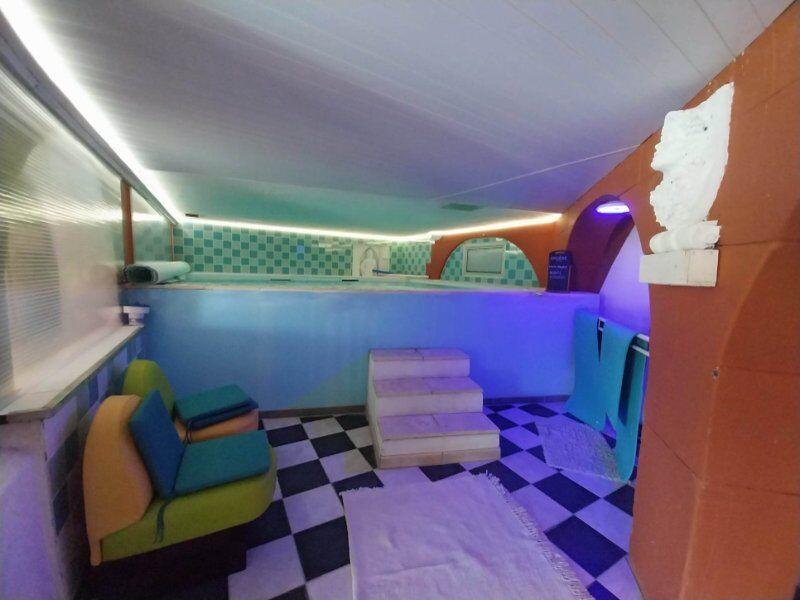 Immeuble - 2 100 m²