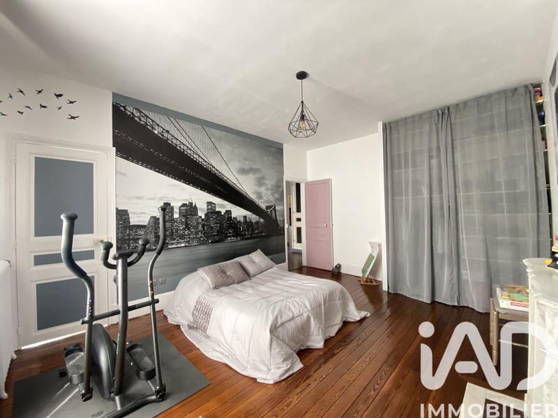 Maison - 249 m² - 10 pièces