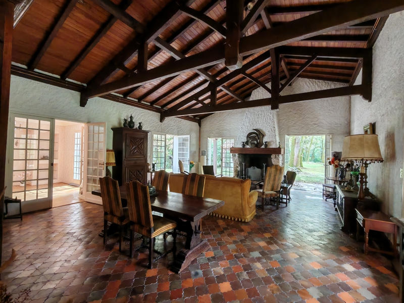 Maison - 258 m² - 8 pièces