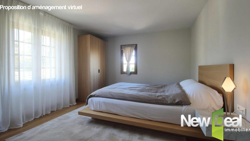 Maison - 217 m² - 6 pièces