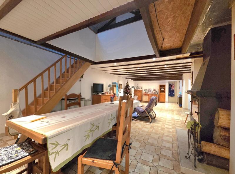 Maison - 210 m² - 7 pièces