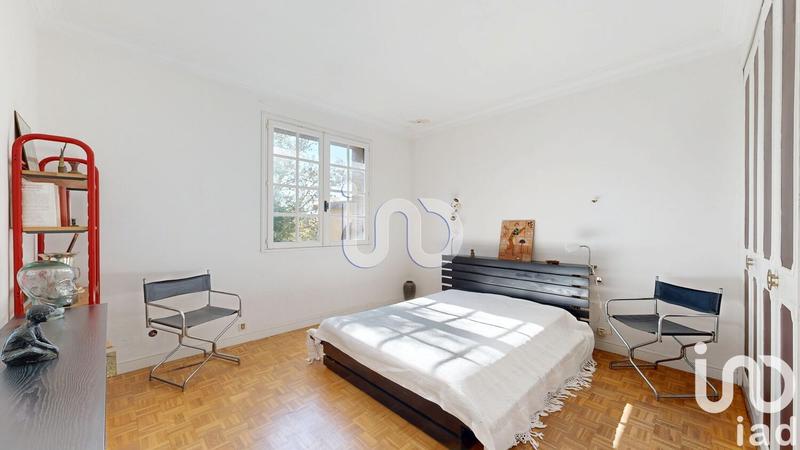 Maison - 221 m² - 7 pièces