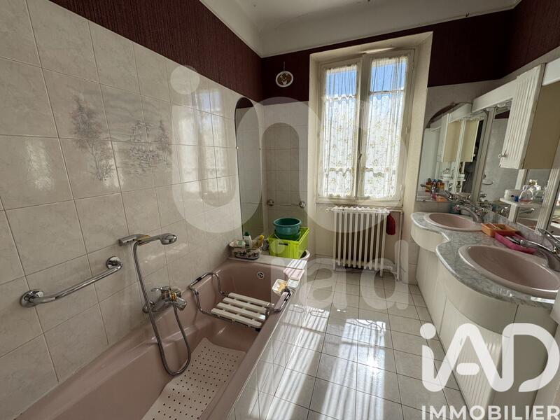 Maison - 172 m² - 7 pièces