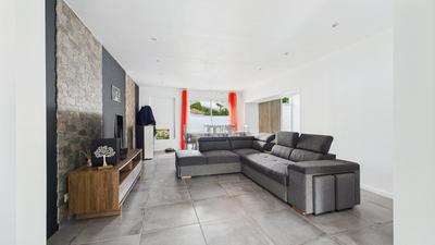 Maison - 210 m² - 7 pièces