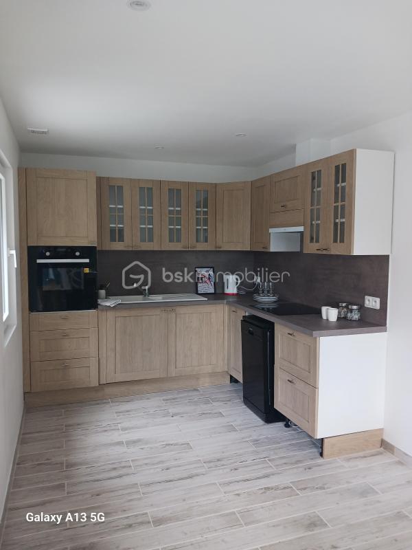 Demeure - 271 m² - 8 pièces