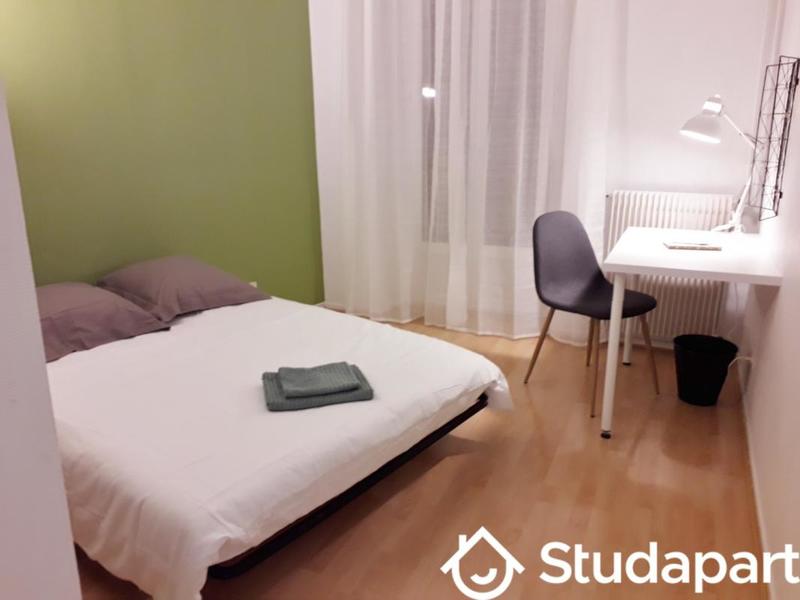 Chambre - 11 m² - 1 pièce