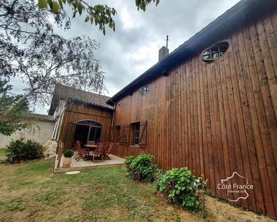 Propriété - 253 m² - 7 pièces