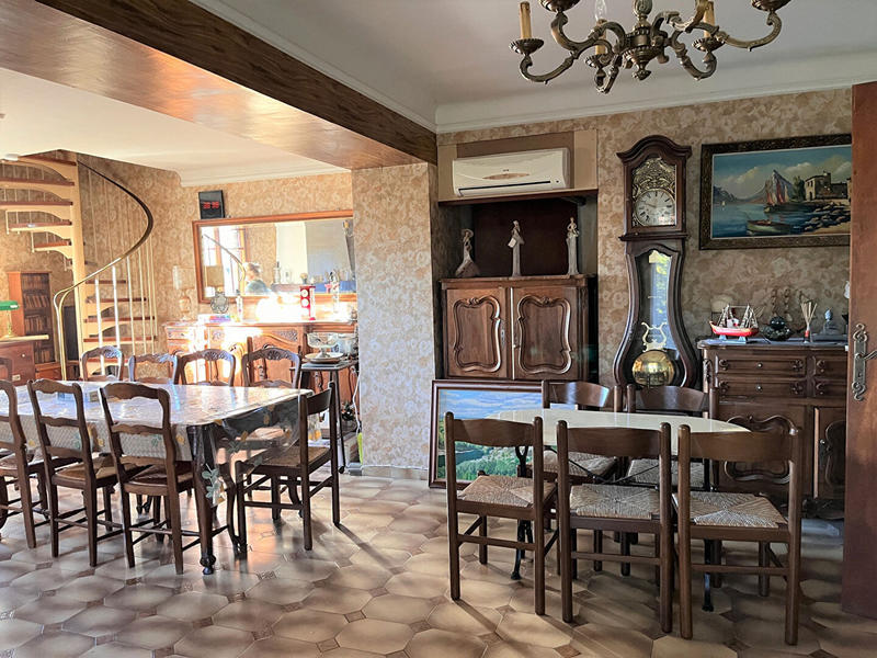 Maison - 148 m² - 8 pièces