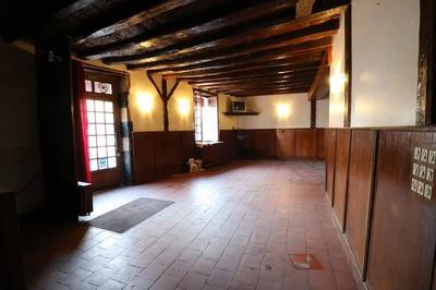 Maison - 370 m² - 11 pièces