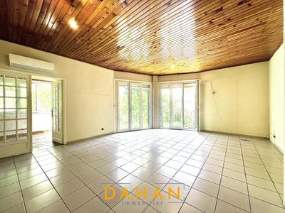 Appartement - 100 m² - 4 pièces