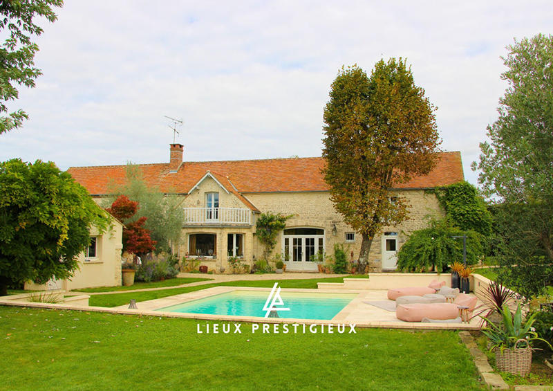 Demeure - 255 m² - 10 pièces