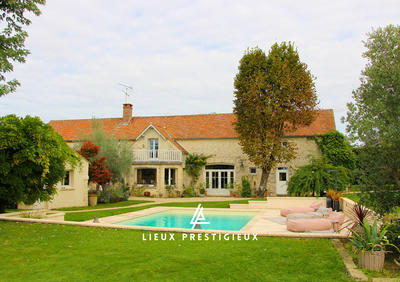 Demeure - 255 m² - 10 pièces