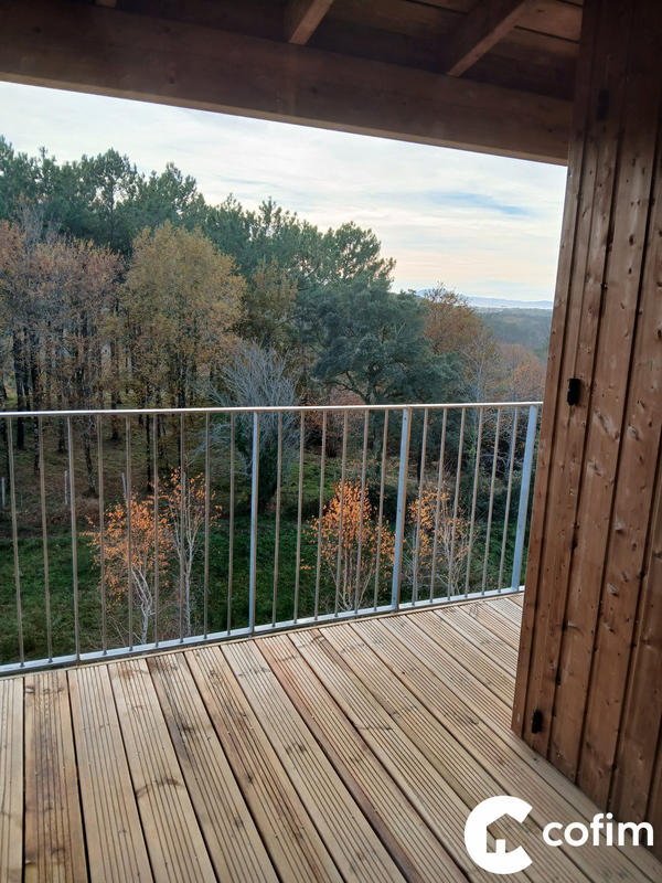 Appartement - 93 m² - 4 pièces