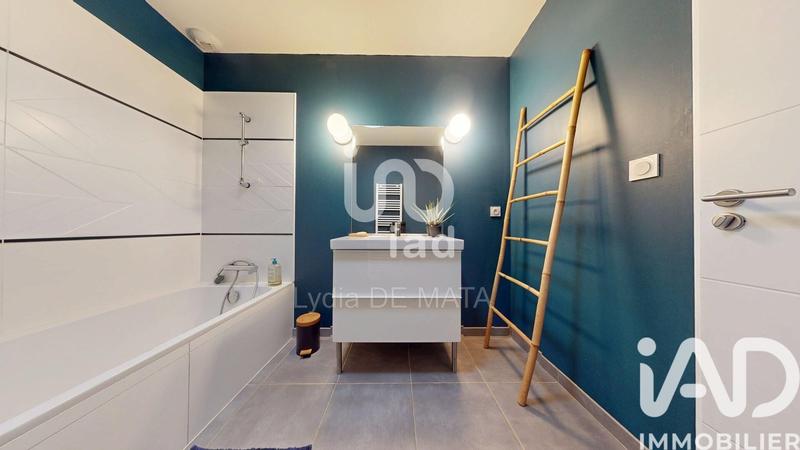 Maison - 104 m² - 4 pièces