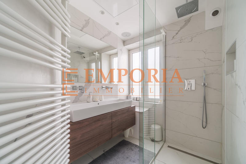 Loft - 122 m² - 3 pièces