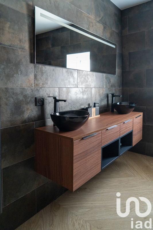 Maison - 277 m² - 7 pièces