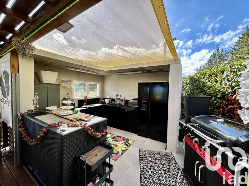 Maison - 200 m² - 7 pièces