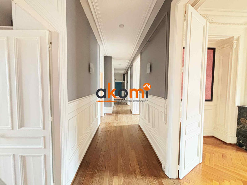 Appartement - 177 m² - 6 pièces