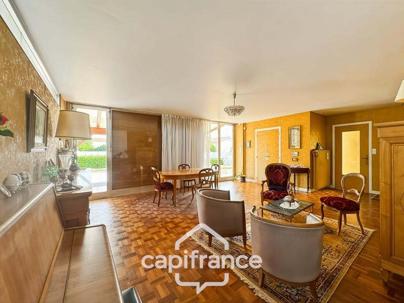 Maison - 99 m² - 6 pièces