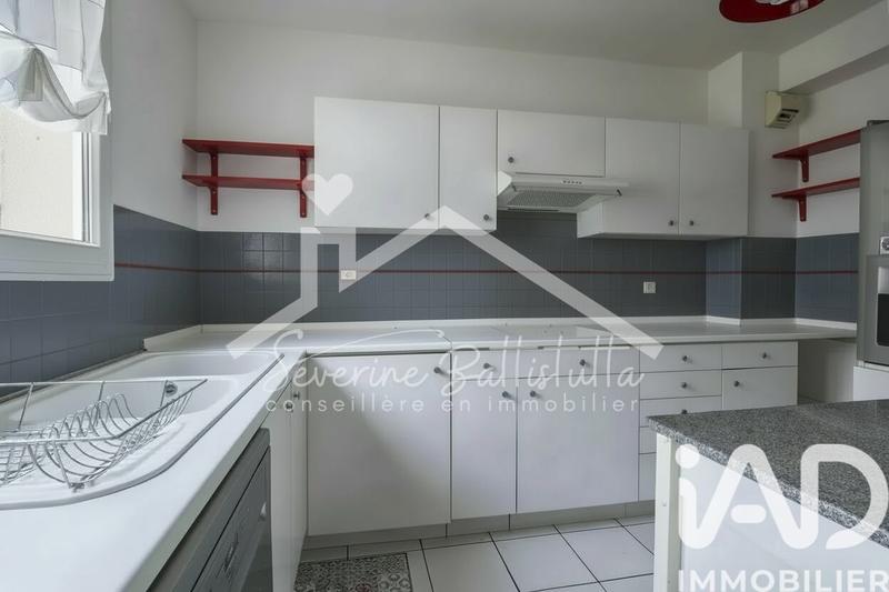 Maison - 121 m² - 7 pièces