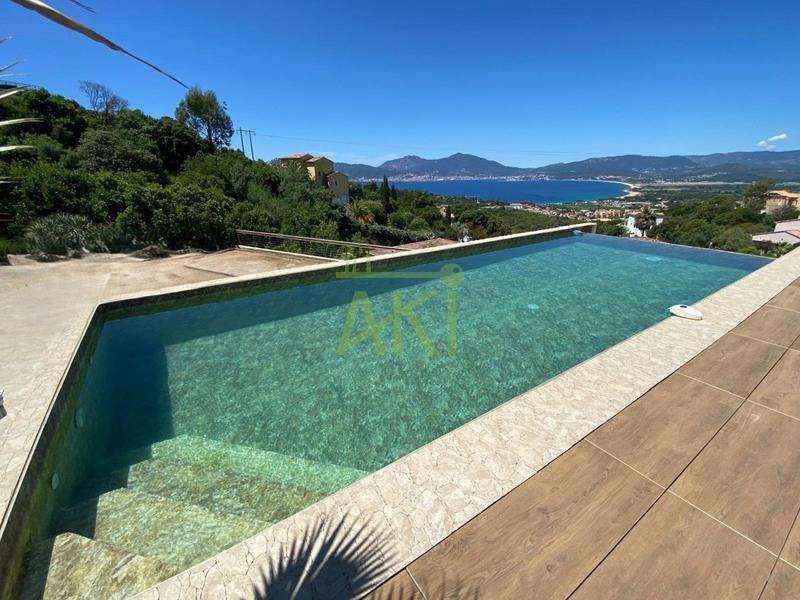 Maison contemporaine - 289 m² - 7 pièces