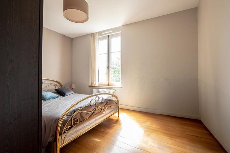 Maison - 240 m² - 8 pièces