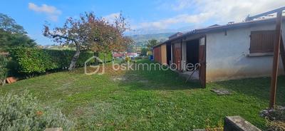 Maison - 235 m² - 5 pièces