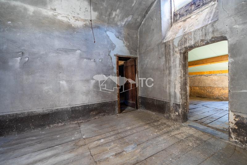 Maison - 265 m² - 12 pièces