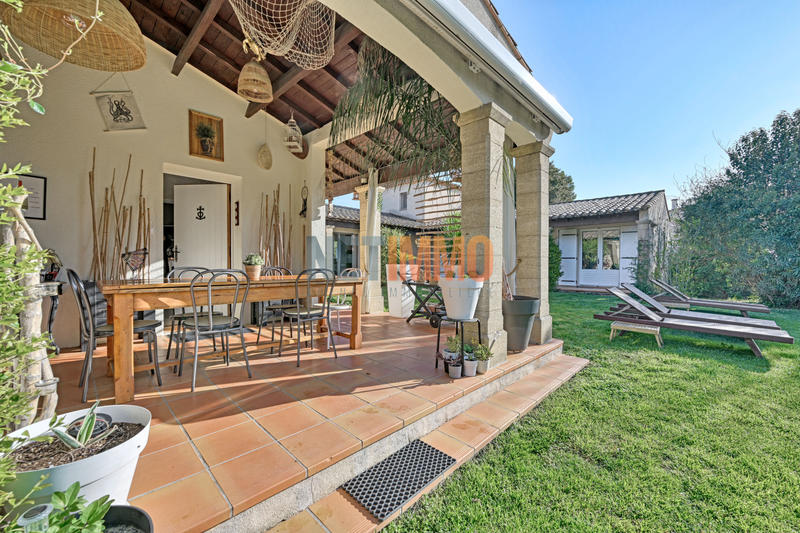 Villa - 215 m² - 8 pièces