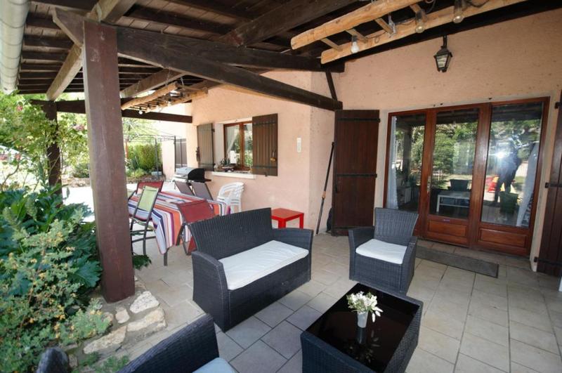 Maison traditionnelle - 353 m² - 10 pièces