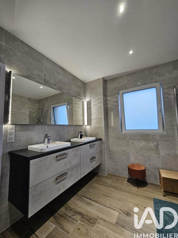 Maison - 140 m² - 6 pièces