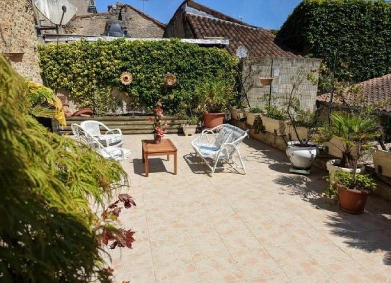 Maison - 212 m² - 7 pièces