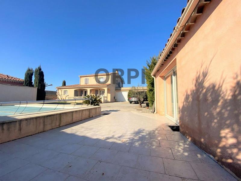 Villa - 212 m² - 8 pièces