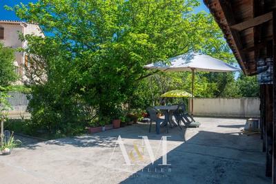 Propriété - 303 m² - 12 pièces